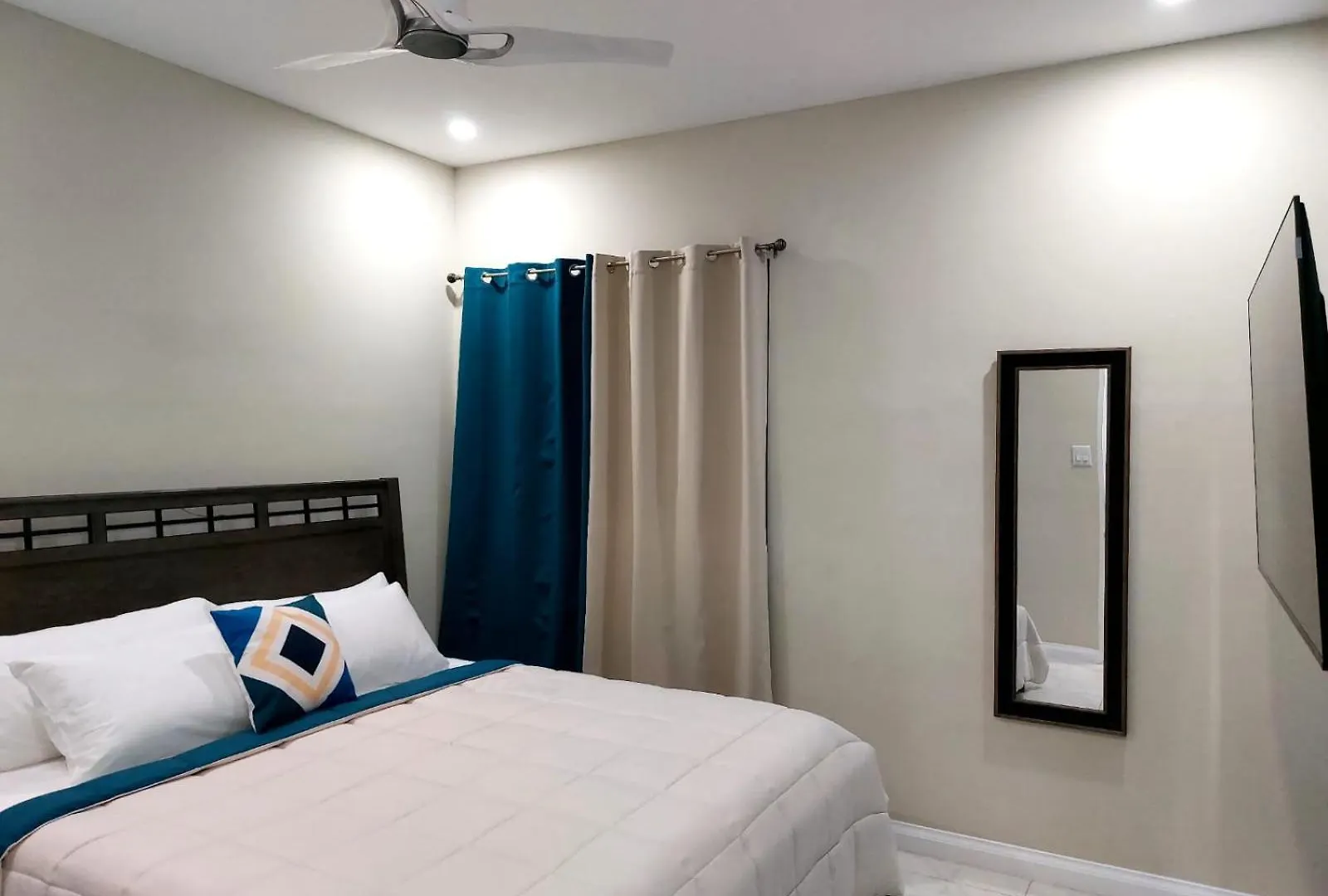 Modern Lofts 2 Bedroom Apt In Kingston Apartman